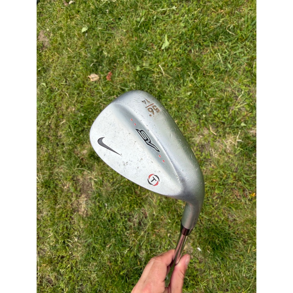 Nike SV Sand Wedge Mens Right Hand 56/10 Silver Chrome Steel Dynamic Gold Golf